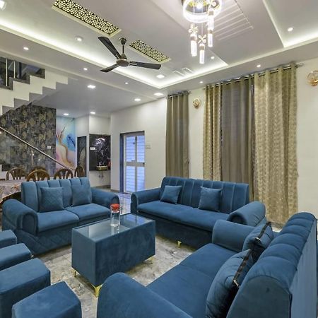 Fun Square Villa Лонавала Экстерьер фото